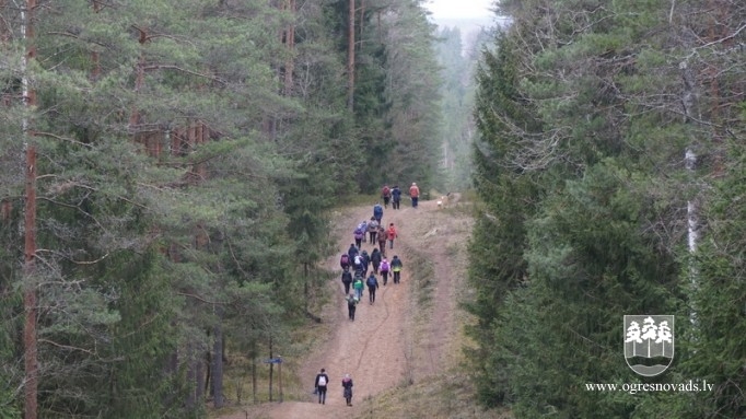 Tūrisma informācijas centrs 20.dzimšanas dienu svin pārgājienā pa Ogri