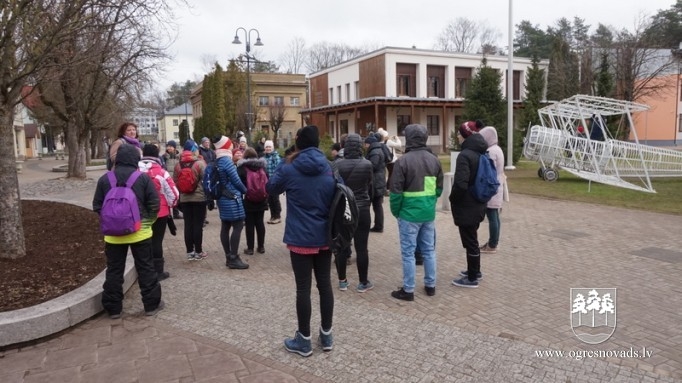 Tūrisma informācijas centrs 20.dzimšanas dienu svin pārgājienā pa Ogri