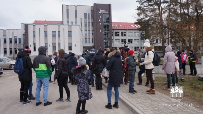 Tūrisma informācijas centrs 20.dzimšanas dienu svin pārgājienā pa Ogri