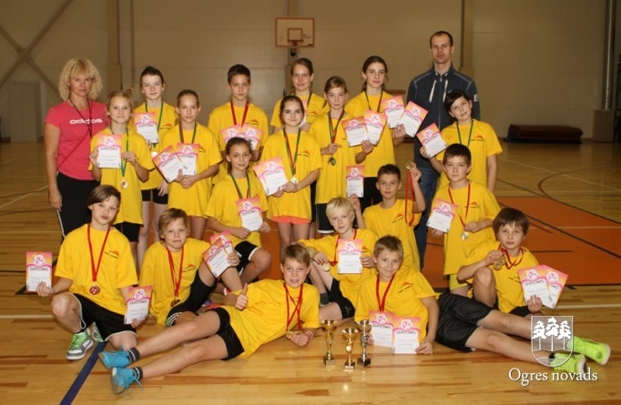 Skolēnu sporta spēlēs uzvar ogrēnieši un madlienietes