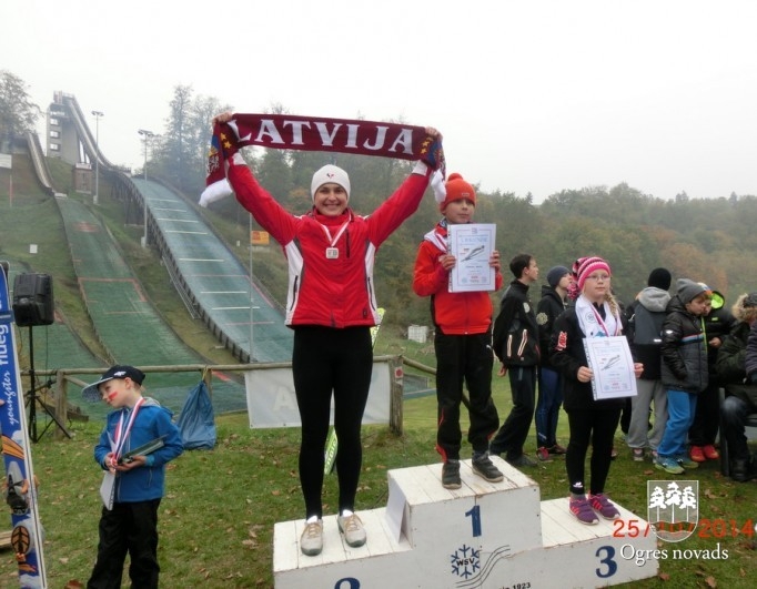 Tramplīnlēkšanas sacensībās Vācijā "Ogres Stila" sportistiem godalgotas vietas