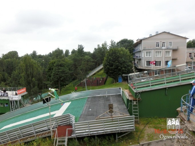 Ogres tramplīnlēcēji startē starptautiskās sacensībās Krievijā