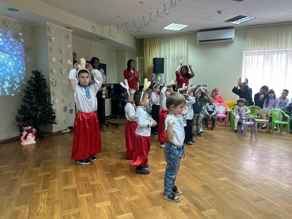 Ukrainas rehabilitācijas centrs bērniem ar īpašām vajadzībām “Atdzimšana”, bērni uzstājas 12.2023.