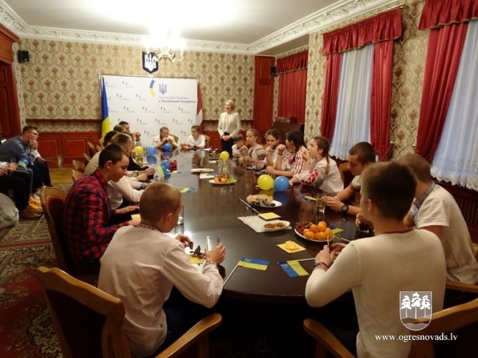 Bērni un jaunieši no Ukrainas viesojās Ogrē