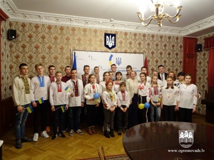 Bērni un jaunieši no Ukrainas viesojās Ogrē