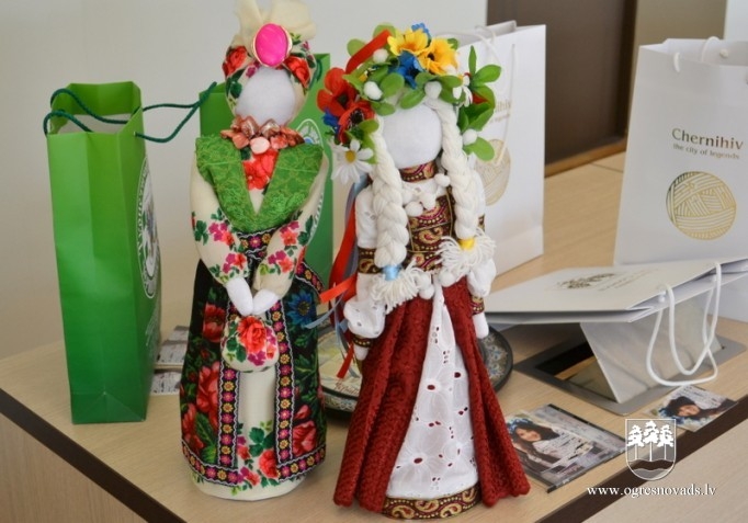 Pašvaldībā viesojas “Ogres ritmos” dalībnieki no Ukrainas