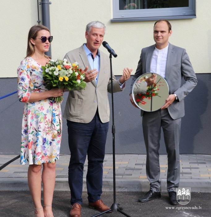 Apsveicēju uzrunas