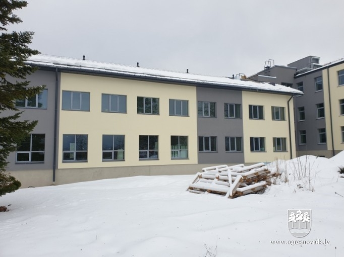 Ēkā Upes prospektā 16 darbi turpinās arī ziemā
