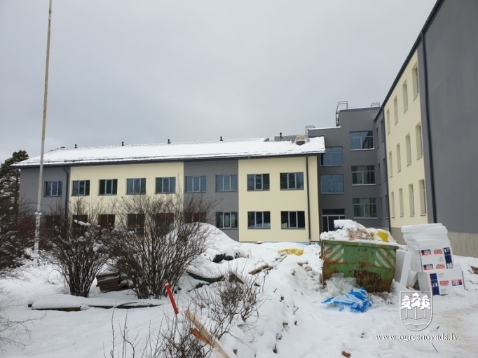 Ēkā Upes prospektā 16 darbi turpinās arī ziemā
