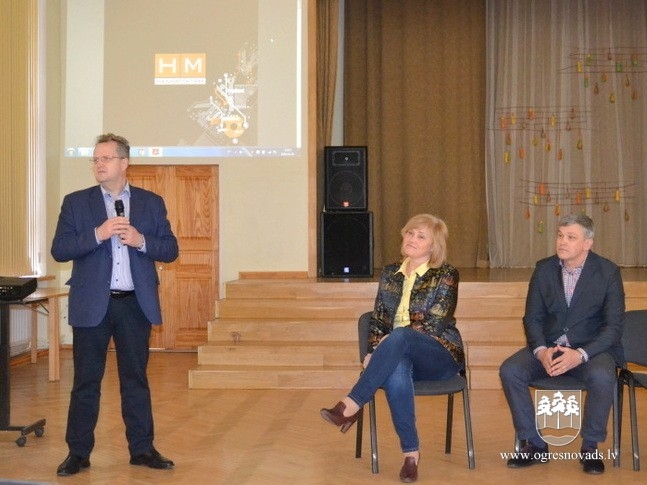 Ogres 12.klašu skolēni iepazīst dažādas profesijas