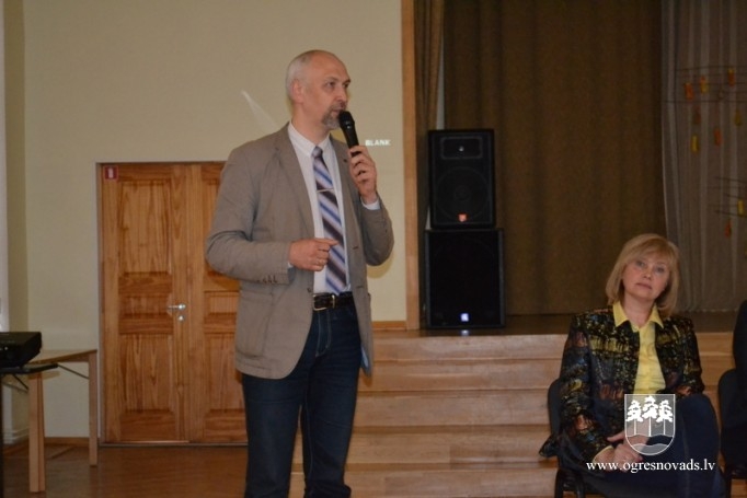 Ogres 12.klašu skolēni iepazīst dažādas profesijas
