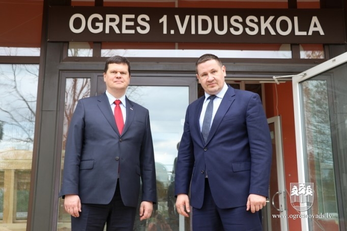 Ministrs Kaspars Gerhards reģionālās darba vizītes laikā apmeklē Ogri