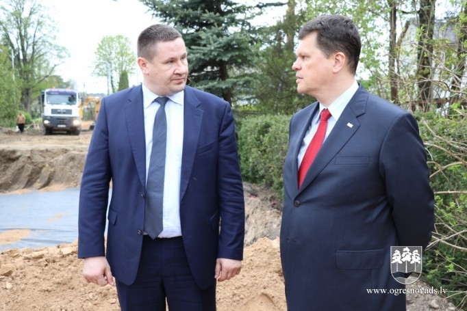 Ministrs Kaspars Gerhards reģionālās darba vizītes laikā apmeklē Ogri