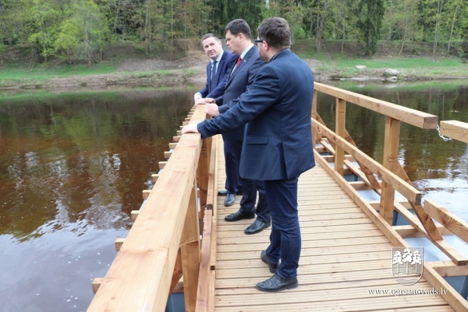 Ministrs Kaspars Gerhards reģionālās darba vizītes laikā apmeklē Ogri