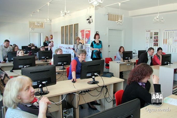 Vecāku diena Suntažu vidusskolā (foto: Andris Linde)