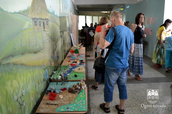 Ogres sākumskolā aizvadīta vides izglītības dienas nometne „3D – Domājošs dabas draugs”
