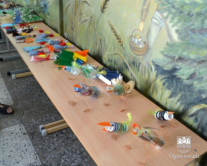 Ogres sākumskolā aizvadīta vides izglītības dienas nometne „3D – Domājošs dabas draugs”