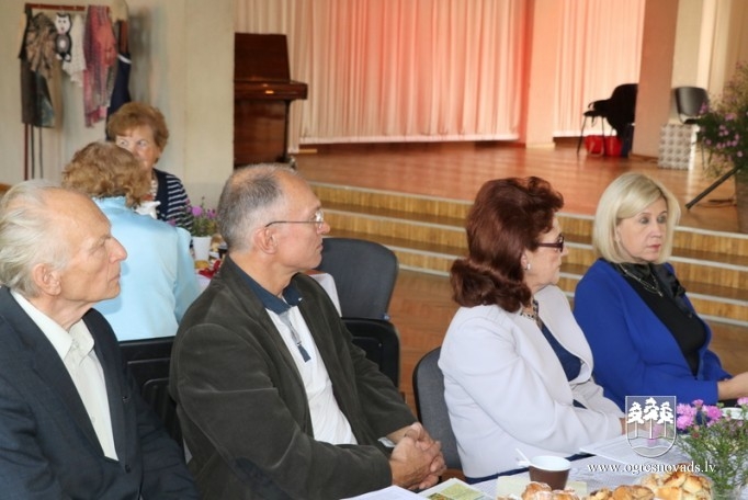 Ogres seniori svin Veco ļaužu dienu