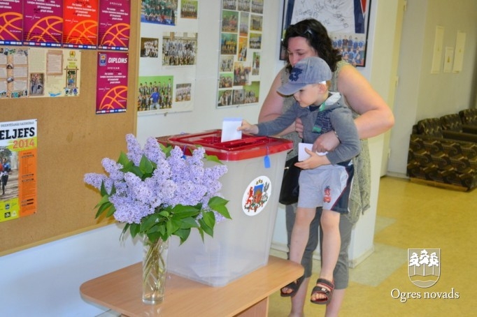 Eiroparlamenta vēlēšanas. 24.maija rīts