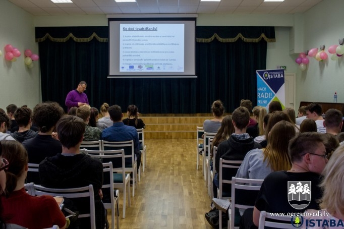 Jaunieši pilnveido zināšanas par pašvaldību vēlēšanām