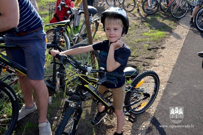 Pirms Mūzikas svētku ieskaņas koncerta atklāj jauno veloceliņu