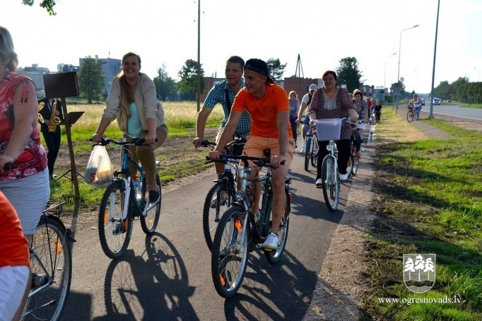 Pirms Mūzikas svētku ieskaņas koncerta atklāj jauno veloceliņu