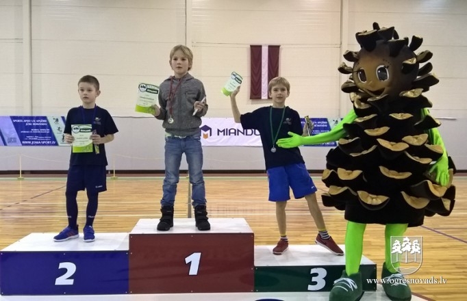 Ogres un Madlienas jaunajiem vieglatlētiem 17 medaļas
