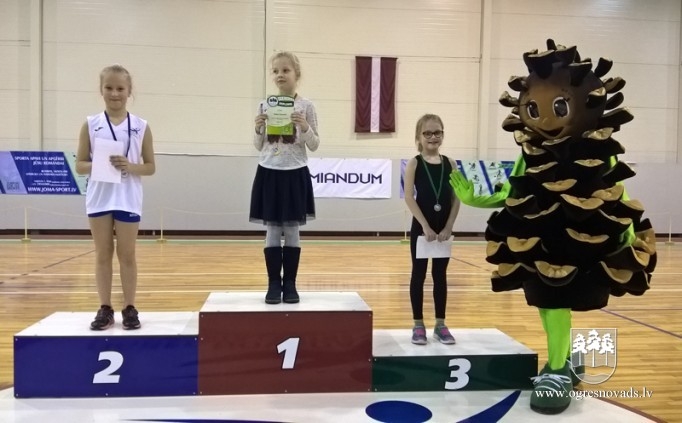 Ogres un Madlienas jaunajiem vieglatlētiem 17 medaļas