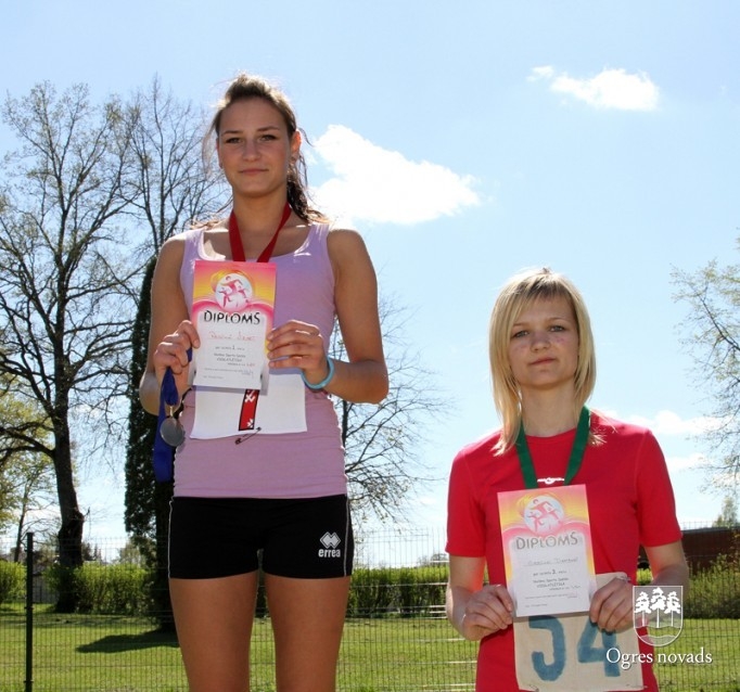 Skolēnu sporta spēļu sacensības vieglatlētikā notiek Madlienā