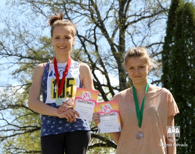 Skolēnu sporta spēļu sacensības vieglatlētikā notiek Madlienā