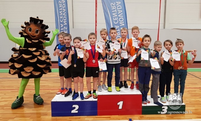 Ogres jaunajiem vieglatlētiem 13 dažāda kaluma godalgas