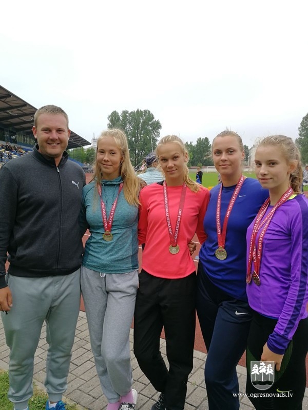 Ogres NSC vieglatlētiem sešas Latvijas čempionāta medaļas
