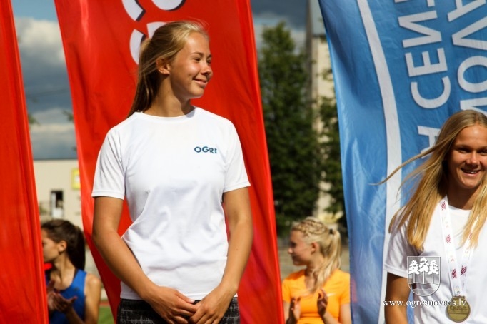Ogres novada vieglatlētiem Jaunatnes olimpiādē 10 medaļu