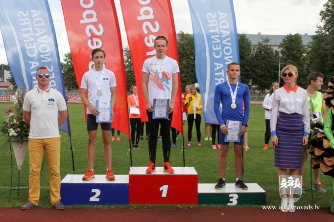 Ogres novada vieglatlētiem Jaunatnes olimpiādē 10 medaļu