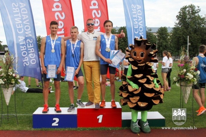 Ogres novada vieglatlētiem Jaunatnes olimpiādē 10 medaļu