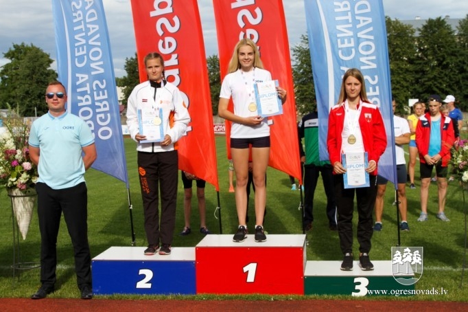 Ogres novada vieglatlētiem Jaunatnes olimpiādē 10 medaļu