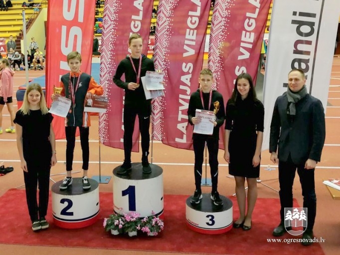 Ogres NSC jaunajiem vieglatlētiem trīs medaļas Latvijas čempionātā