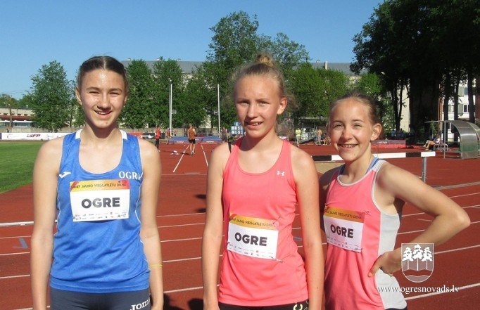 Ogres NSC audzēkņiem piecas medaļas IAAF vieglatlētu dienā