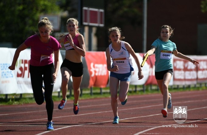 Ogres NSC audzēkņiem piecas medaļas IAAF vieglatlētu dienā