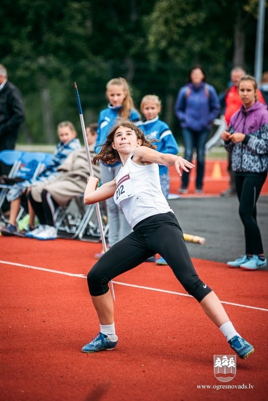 Ogres NSC jaunajiem vieglatlētiem medaļas Latvijas čempionātā