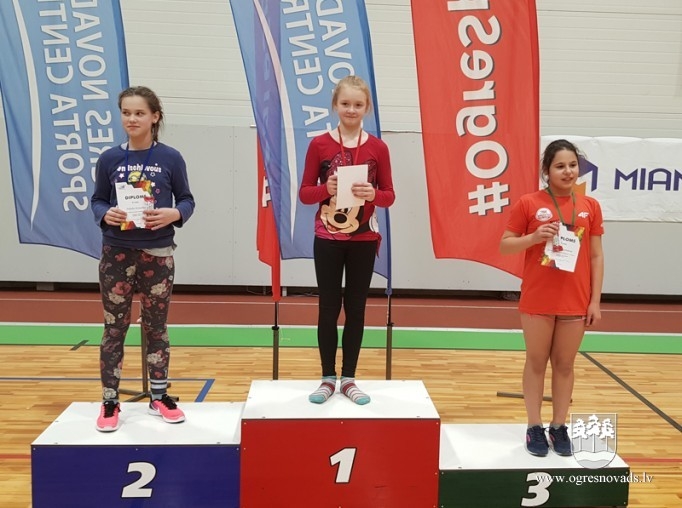 Jaunajiem Ogres NSC vieglatlētiem trīs zelta un viena bronzas medaļa