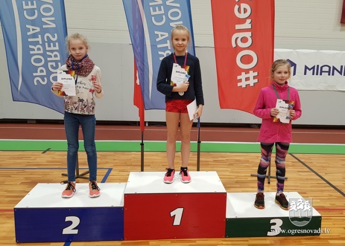 Jaunajiem Ogres NSC vieglatlētiem trīs zelta un viena bronzas medaļa