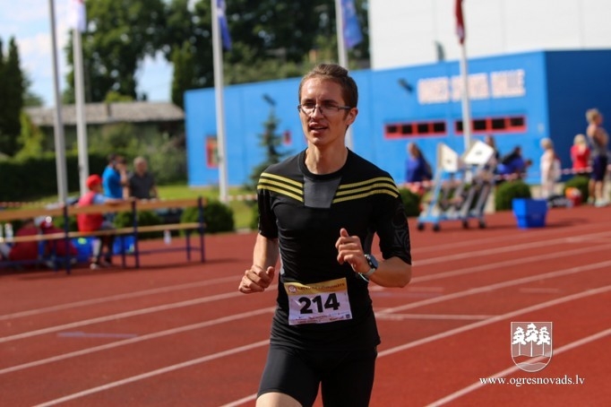 Ogres vieglatlētiem astoņas medaļas Latvijas čempionātā