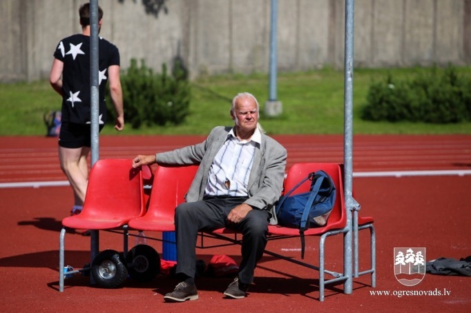 Ogres vieglatlētiem astoņas medaļas Latvijas čempionātā