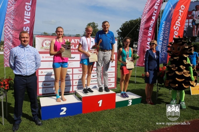 Ogres vieglatlētiem astoņas medaļas Latvijas čempionātā