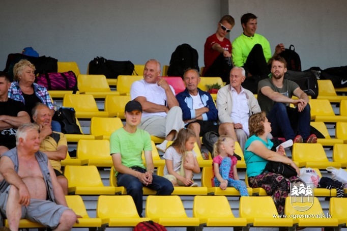 Ogres vieglatlētiem astoņas medaļas Latvijas čempionātā