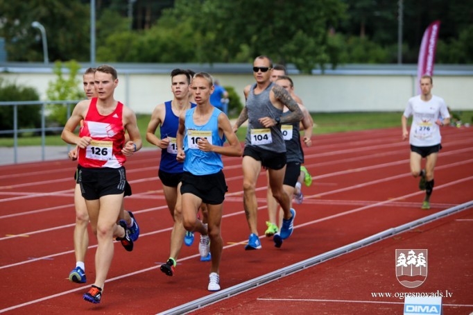 Ogres vieglatlētiem astoņas medaļas Latvijas čempionātā
