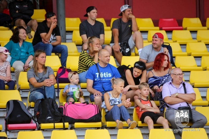 Ogres vieglatlētiem astoņas medaļas Latvijas čempionātā
