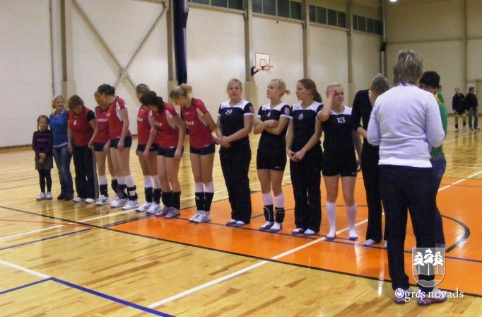 Ogres novada kausus volejbolā izcīna ikšķilietes un jumpravieši