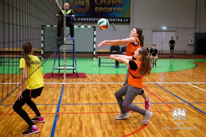 Madlienietēm un ogrēniešiem medaļas volejbola turnīrā